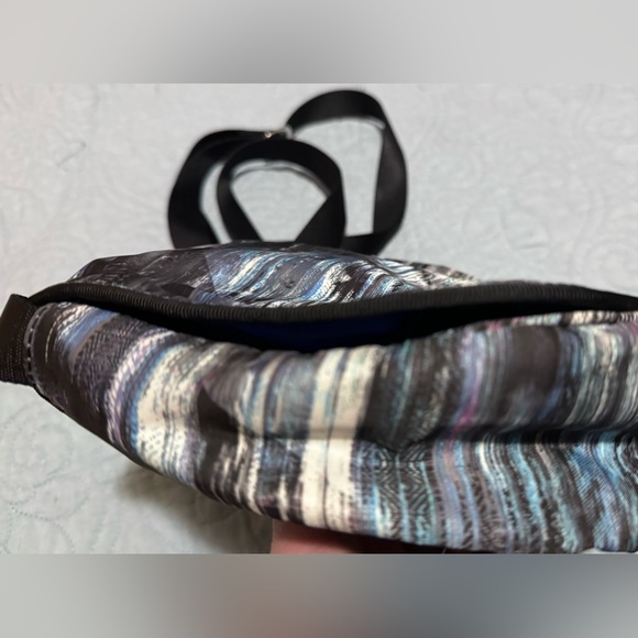 IVIVVA Lululemon Endless Play Crossbody Bag Spacey NWOT - Picture 7 of 9